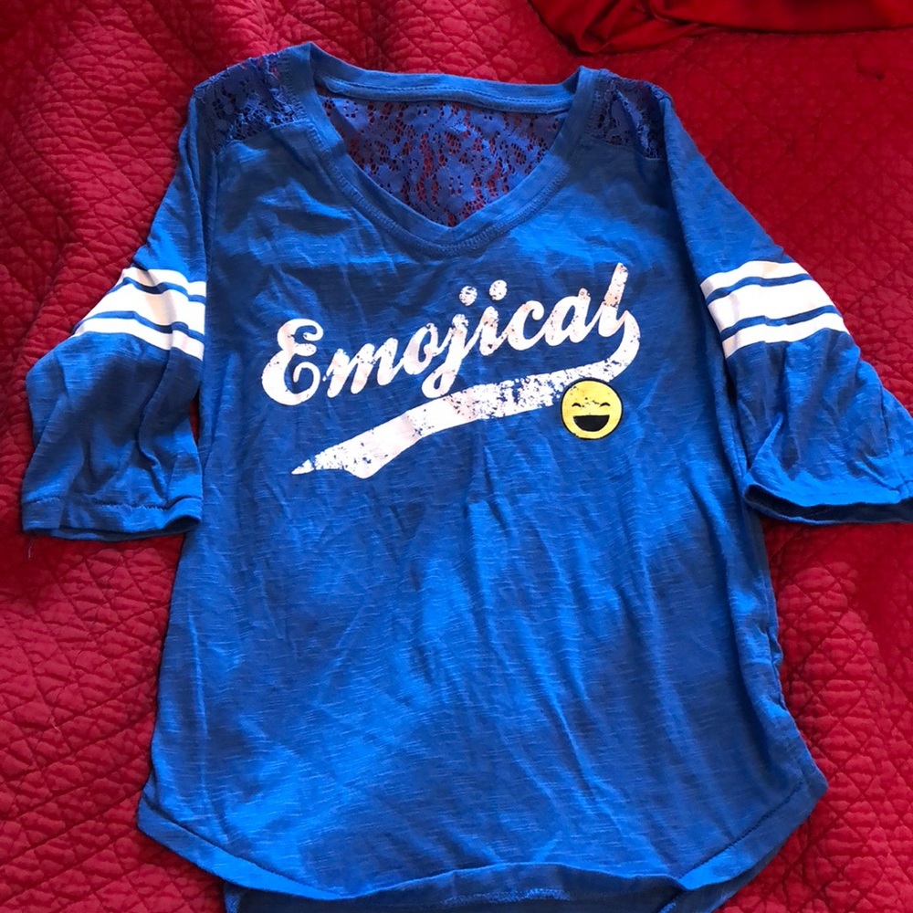 Girls Blue short-sleeved v-neck w/ emoji size 7-8